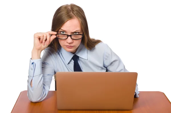 Büroangestellte mit Laptop isoliert auf weiß — Stockfoto