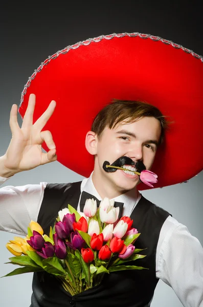 Persona que usa sombrero sombrero en concepto divertido —  Fotos de Stock