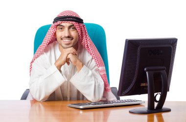 Ofiste çalışan bir Arap.