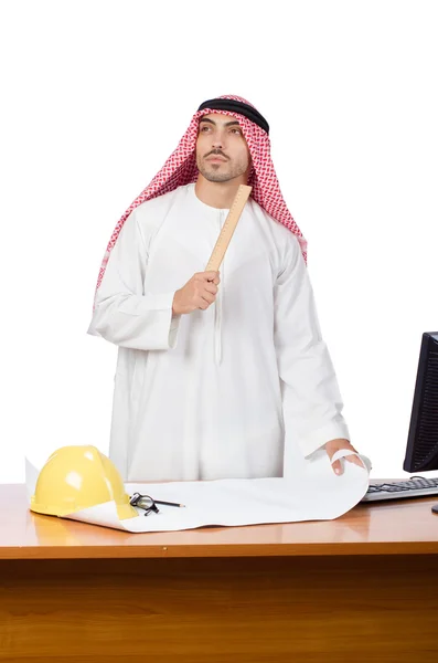 Uomo arabo che lavora in ufficio — Foto Stock