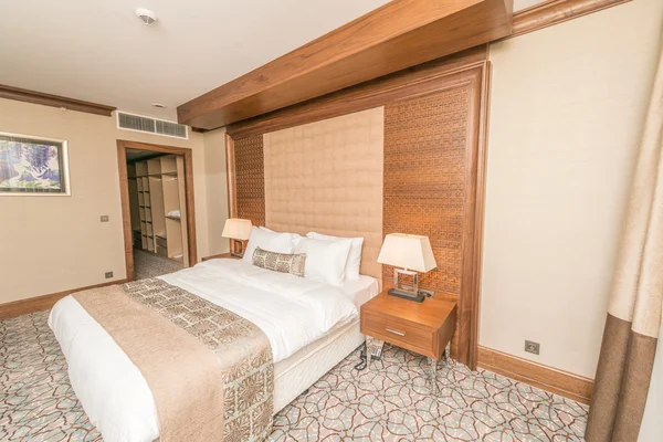 Hotel kamer met modern interieur — Stockfoto