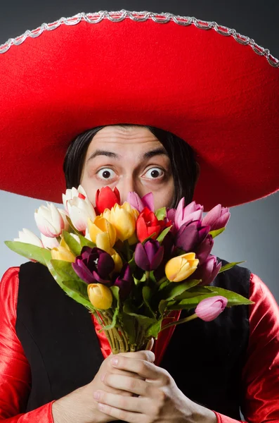 Persona que usa sombrero sombrero en concepto divertido — Foto de Stock