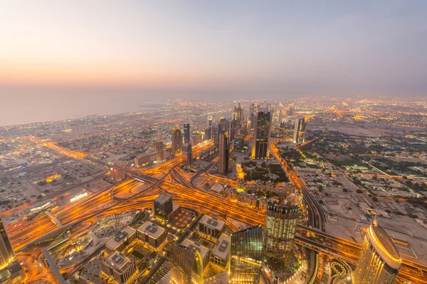 Panorama de la nuit Dubaï au coucher du soleil — Photo