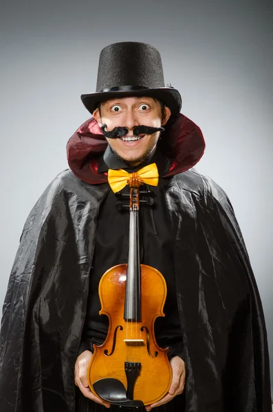 Jogador de violino engraçado usando tophat — Fotografia de Stock