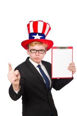 Amerikan sembollü şapka giyen adam.