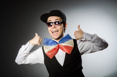 Dev papyonlu komik adam.