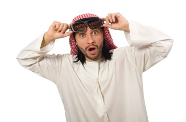 Arap işadamı beyazı izole etti