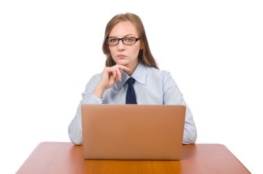 Bilgisayarlı bir ofis çalışanı beyaza izole edilmiş