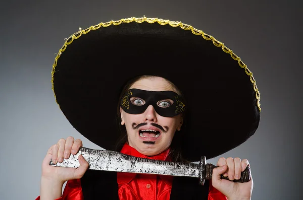 Persona che indossa cappello sombrero in concetto divertente — Foto Stock