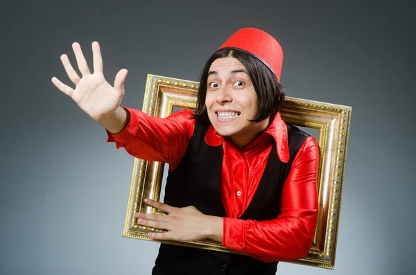 Homem usando chapéu vermelho fez — Fotografia de Stock