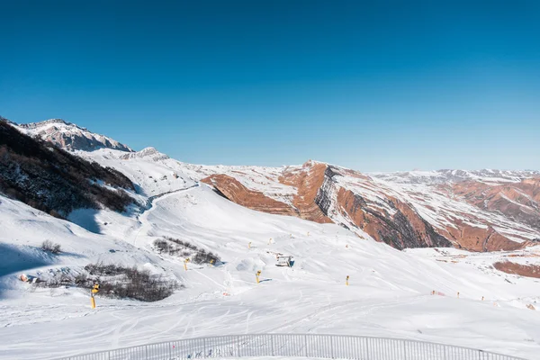 Montagne invernali nella regione di Gusar in Azerbaigian — Foto Stock