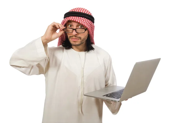 Hombre árabe con portátil aislado en blanco — Foto de Stock