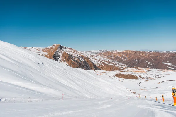 Зимние горы в Гусарском районе Азербайджана — стоковое фото