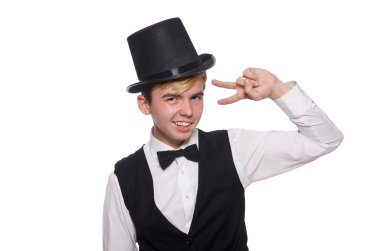 Genç adam siyah klasik yelek ve üzerinde beyaz izole şapka