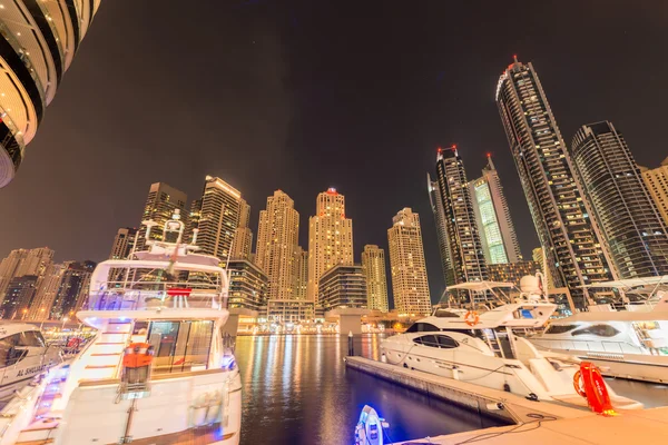 Marina district in Dubai — Stock Photo, Image