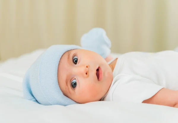 Bebé pequeño en concepto de infancia —  Fotos de Stock