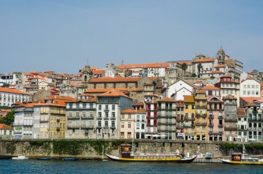 Yaz günü Porto şehrinin manzarası