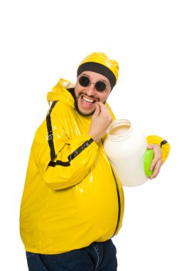 Kilolu adam beyazlar içinde izole edilmiş.