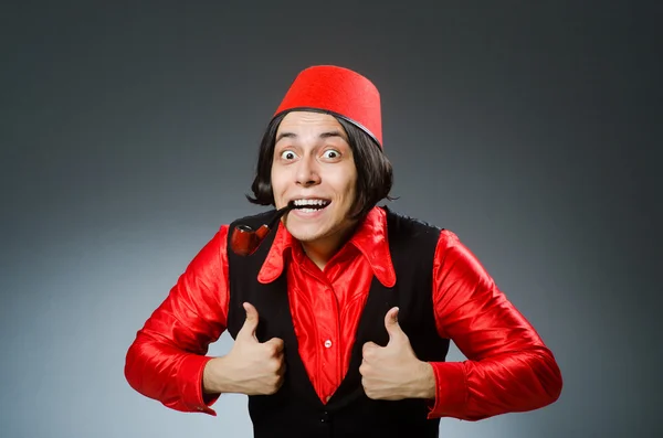 Hombre con sombrero rojo fez — Foto de Stock