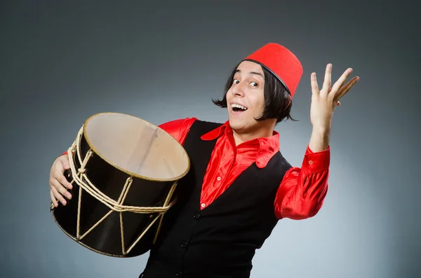 Hombre con sombrero rojo fez — Foto de Stock