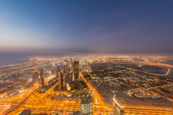 Panorama de la nuit Dubaï au coucher du soleil — Photo