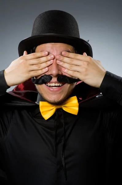 Şapka giyen komik sihirbaz — Stok fotoğraf