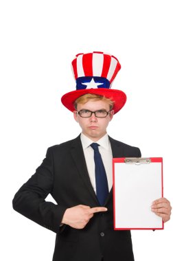 Amerikan sembollü şapka giyen adam.