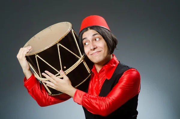 Mężczyzna w czerwonym kapeluszu fez — Zdjęcie stockowe