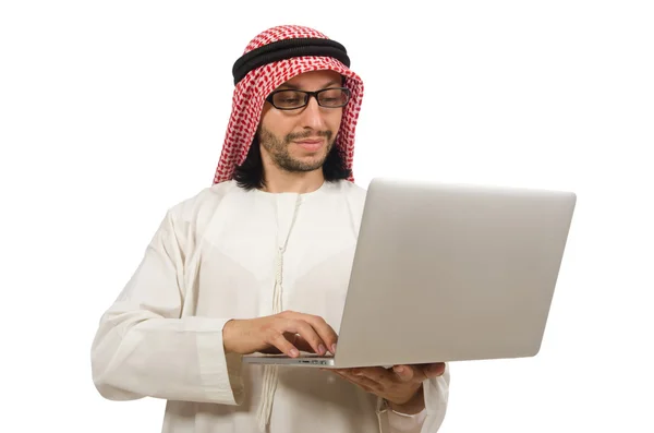 Uomo arabo con laptop isolato su bianco — Foto Stock