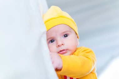 Çocukluk konseptinde küçük bebek