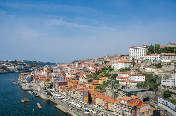 Vista de la ciudad de Oporto en el día de verano — Foto de Stock