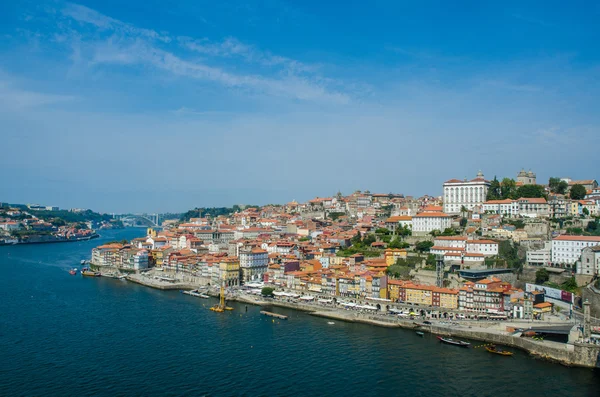 Vista de la ciudad de Oporto en el día de verano — Foto de Stock