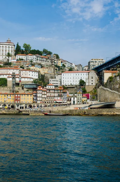 Vista de la ciudad de Oporto en el día de verano — Foto de Stock