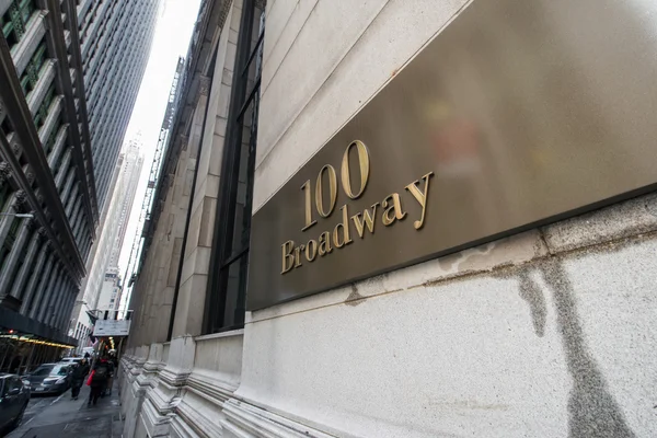 Broadway sinal de rua em Nova York — Fotografia de Stock