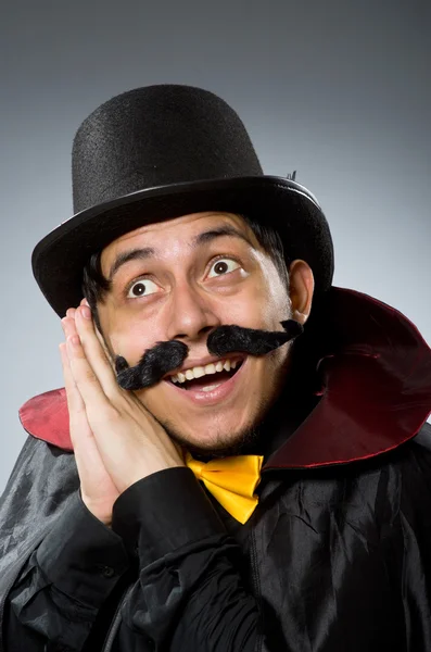 Legrační kouzelník muž v klobouku — Stock fotografie