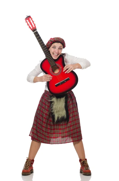 Mujer en ropa escocesa con guitarra — Foto de Stock
