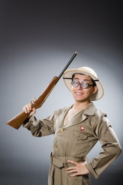 Av konseptinde komik bir avcı