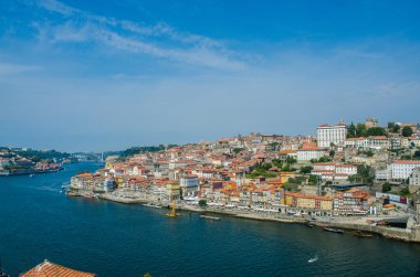 Yaz günü Porto şehrinin manzarası