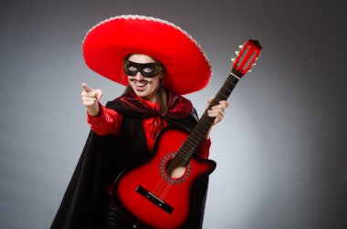 Şapka takan kişi komik bir konsept.