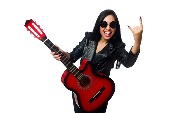 Mujer tocando la guitarra aislada en blanco — Foto de Stock