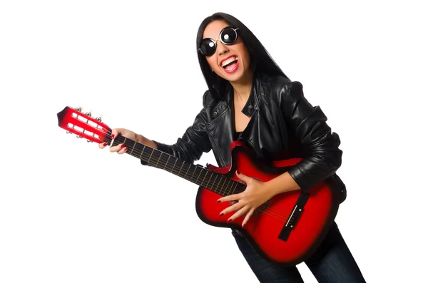 Mujer tocando la guitarra aislada en blanco — Foto de Stock