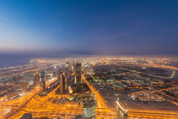 Panorama de la nuit Dubaï au coucher du soleil — Photo