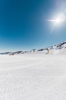 Azerbaycan 'ın Gusar bölgesinde kış dağları