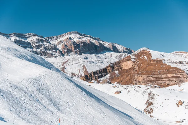 Winterbergen in de regio Gusar in Azerbeidzjan — Stockfoto