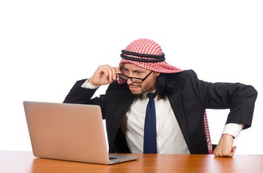 Beyaz bilgisayarlı Arap işadamı