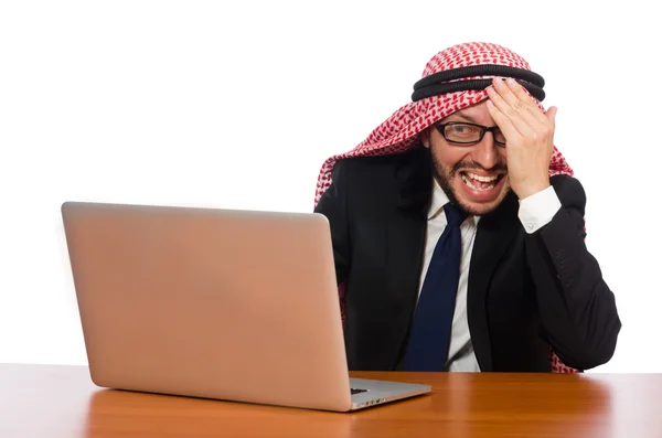 Arabische zakenman met computer op wit — Stockfoto