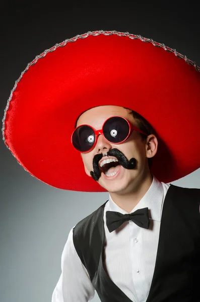 Persoon met sombrero hoed in grappig concept — Stockfoto