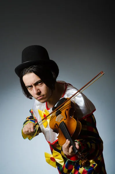 Guasón de violín divertido en concepto musical —  Fotos de Stock