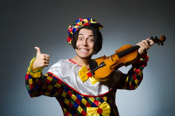 滑稽小丑小提琴音乐概念 — 图库照片
