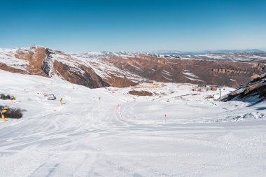 Azerbaycan 'ın Gusar bölgesinde kış dağları